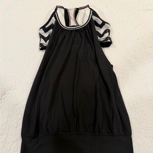 Lululemon black and white chevron no limits tank